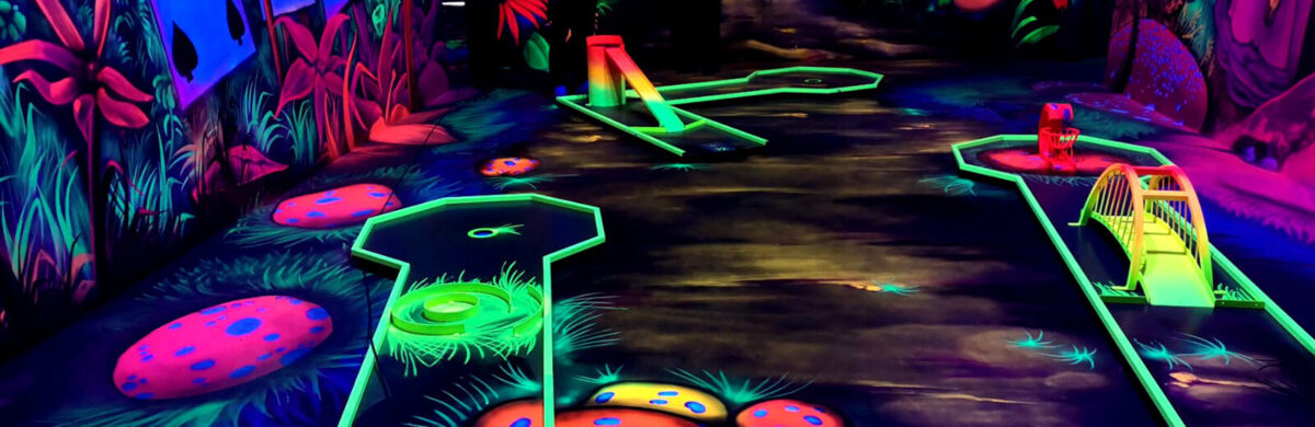 Glow In The Dark Minigolf ELI Play   Glow In The Dark Golf Blacklight ELI Play 