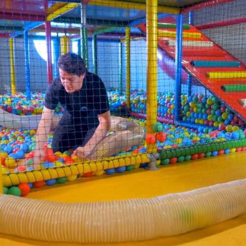 Ball pool cleaning - ELI Play