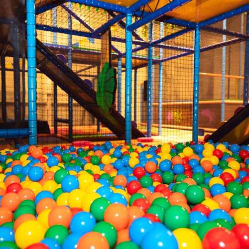 Piscine a balles aire de jeux 1055 Epinal ELI Play